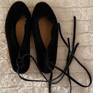 A Detacher Black Or Pink flat ballerina style suede shoes Size 7.